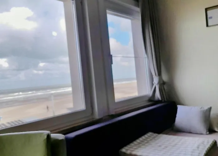 A Cozy With A Sleeping Area And A Fantastic Sea View T43 * オステンド